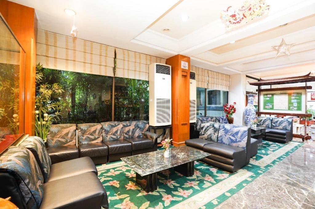 New Grand Park Hotel سورابايا المظهر الخارجي الصورة