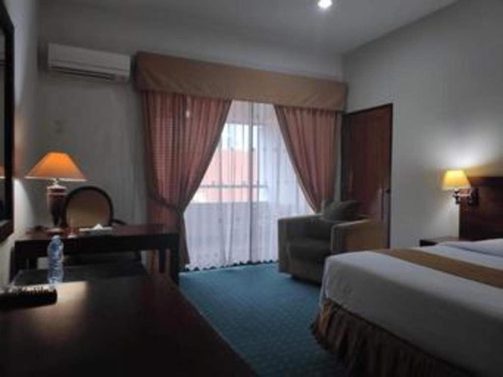 New Grand Park Hotel سورابايا المظهر الخارجي الصورة