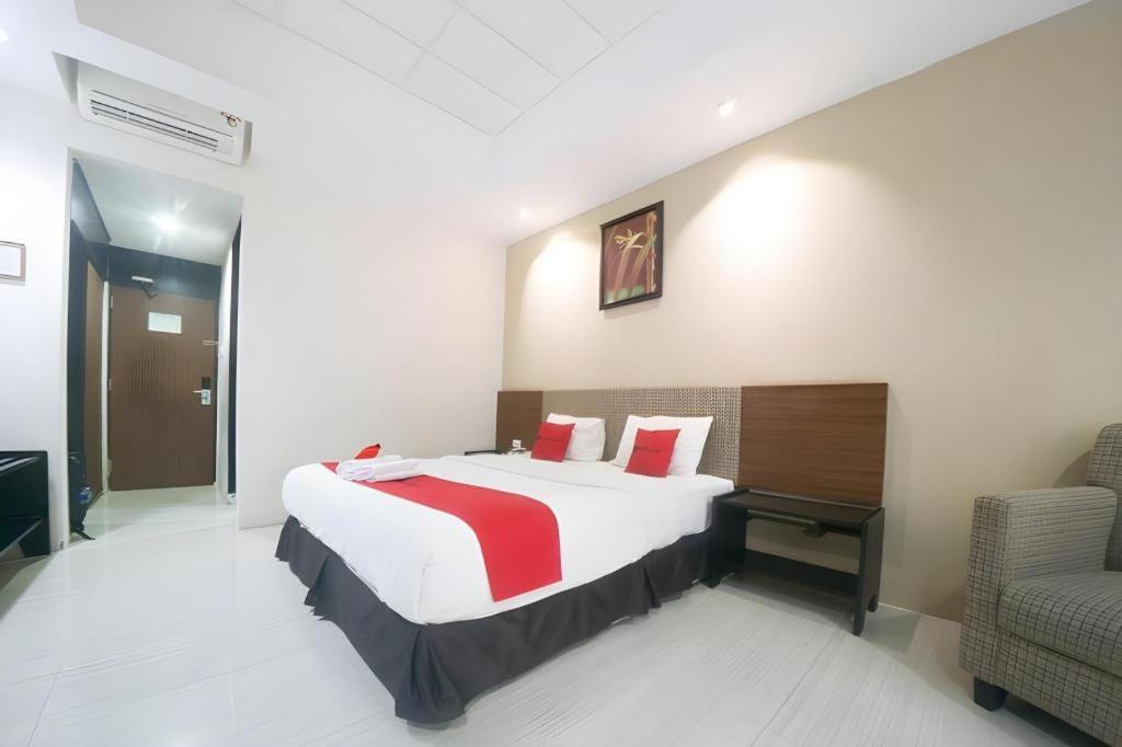 New Grand Park Hotel سورابايا المظهر الخارجي الصورة