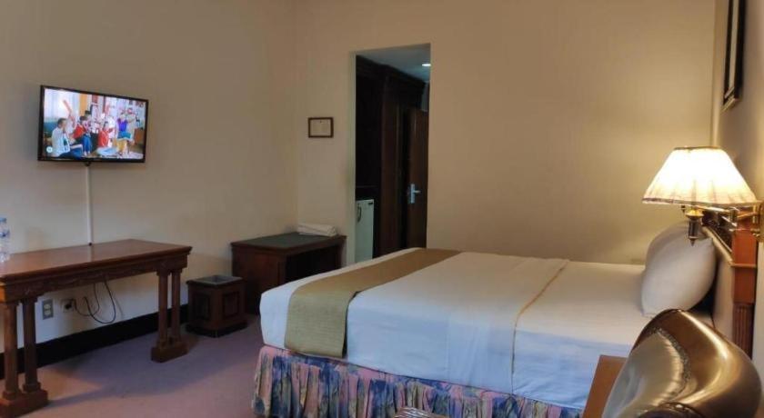 New Grand Park Hotel سورابايا المظهر الخارجي الصورة