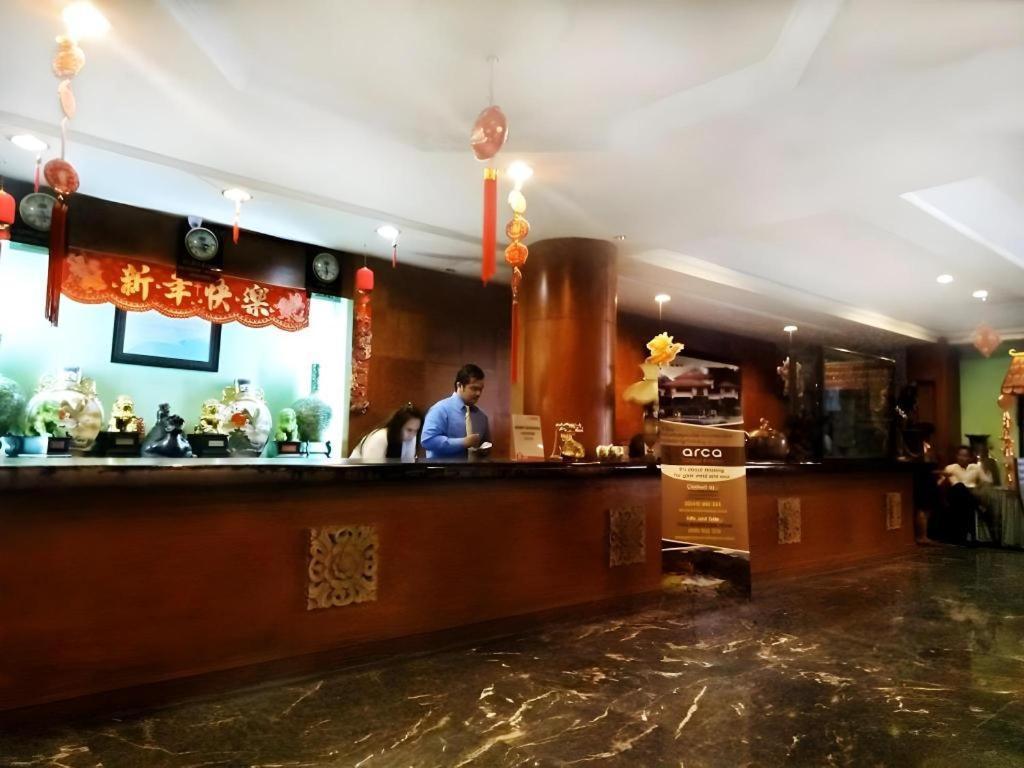 New Grand Park Hotel سورابايا المظهر الخارجي الصورة