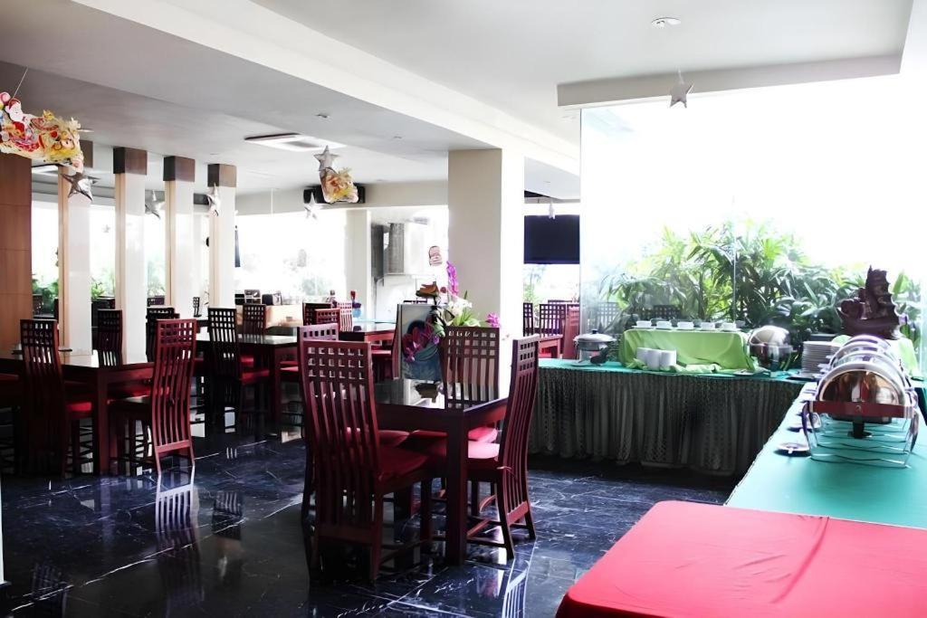 New Grand Park Hotel سورابايا المظهر الخارجي الصورة